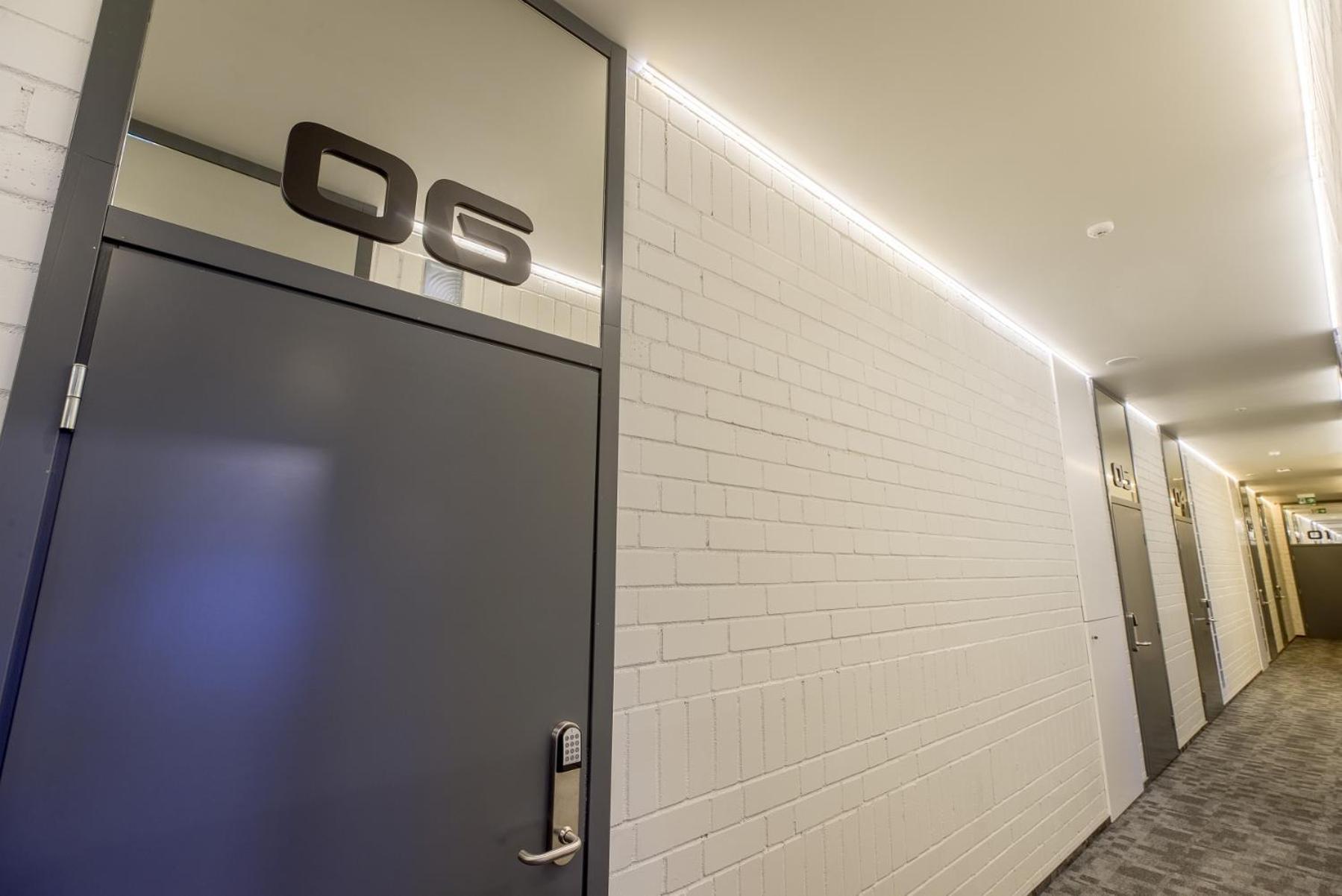 Loft Inn Self-Check In Вильнюс Экстерьер фото