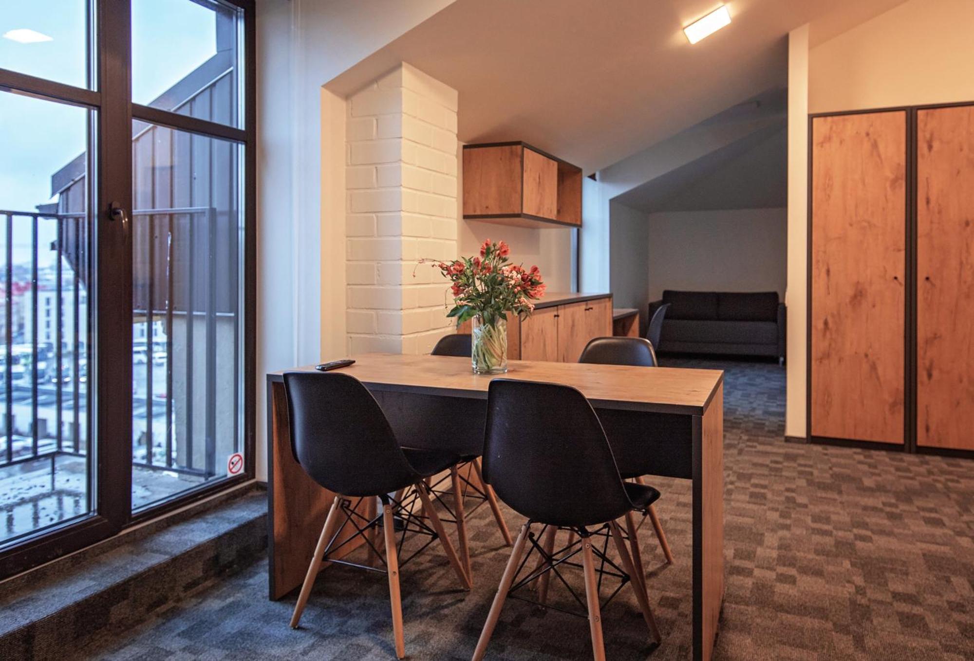 Loft Inn Self-Check In Вильнюс Экстерьер фото