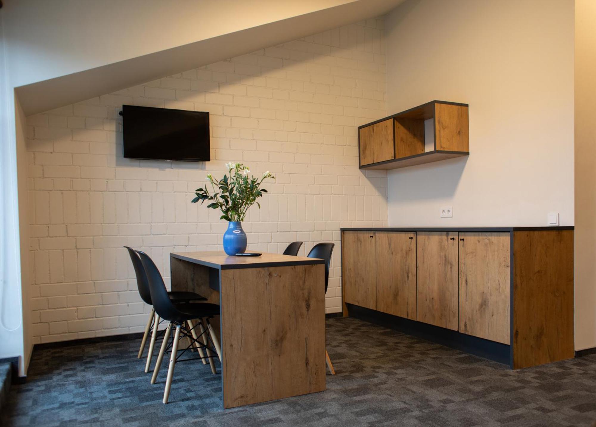 Loft Inn Self-Check In Вильнюс Экстерьер фото