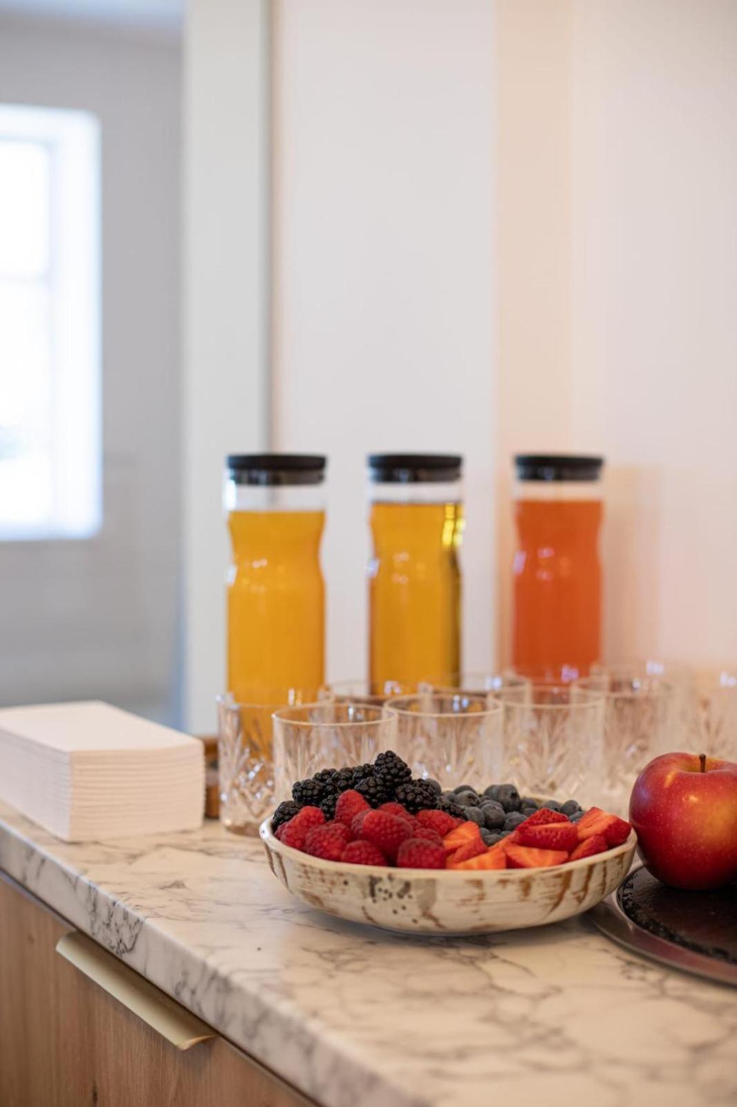 Loft Inn Self-Check In Вильнюс Экстерьер фото